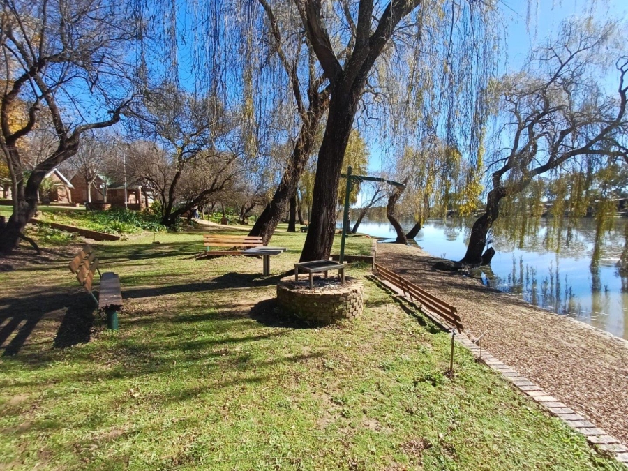 9 Bedroom Property for Sale in Willow Grange Free State